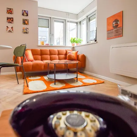 La Retro-capsule - 2 & Parking Rouen