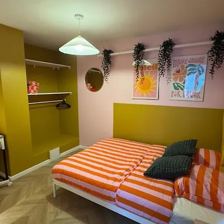 La Retro-capsule - 2 & Parking